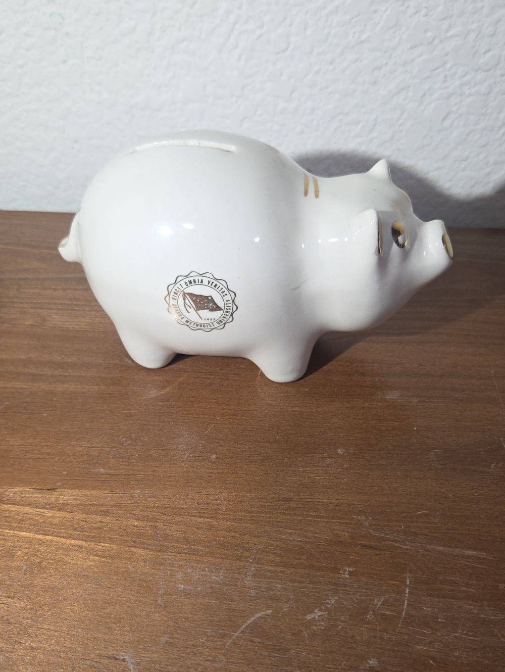Alaska Vintage Methodist Unuversity Seal /vincit Omnia 1957 Ceramic Piggy Bank.